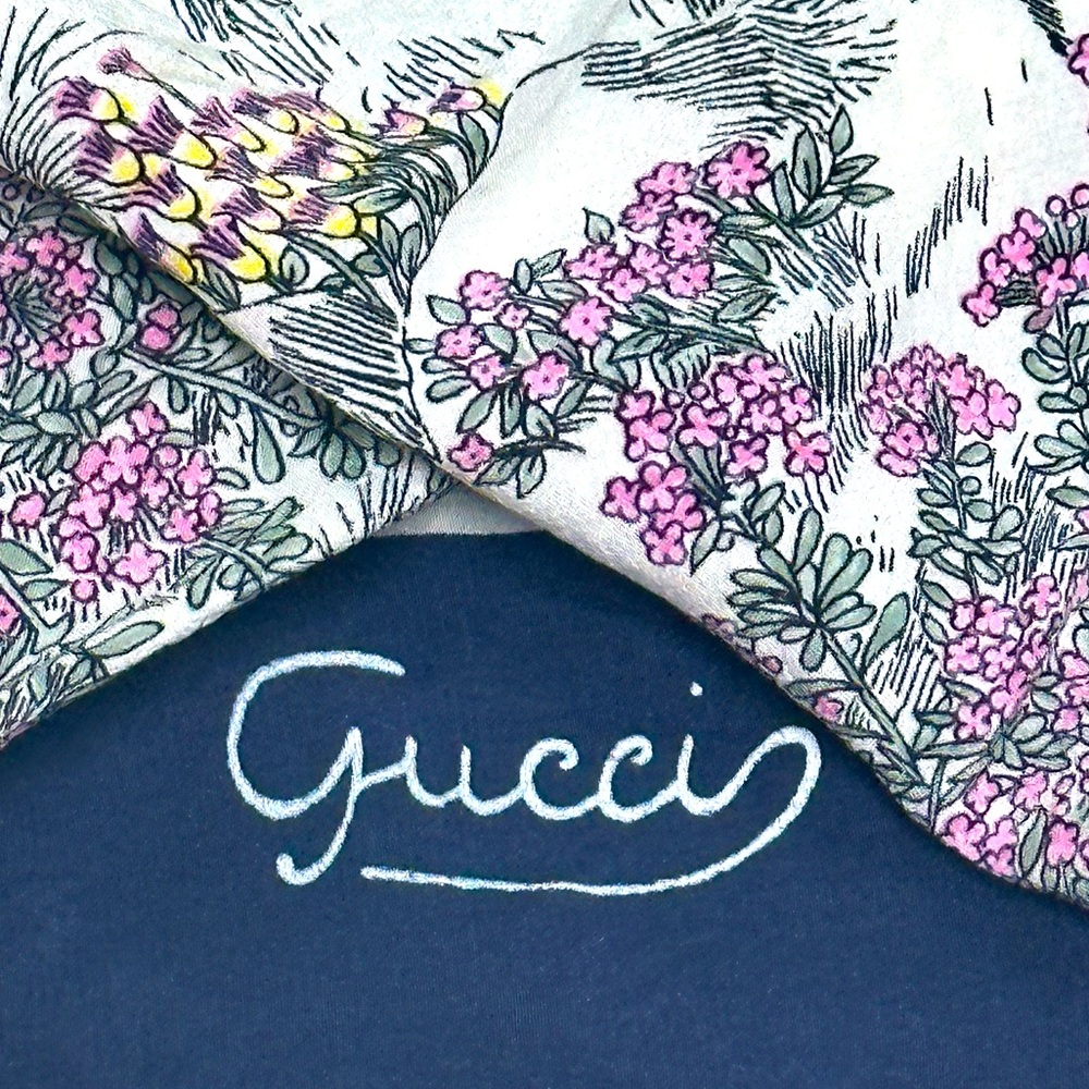 WOW Authentic Gucci Silk Scarf for Neck Bag and air Backpack